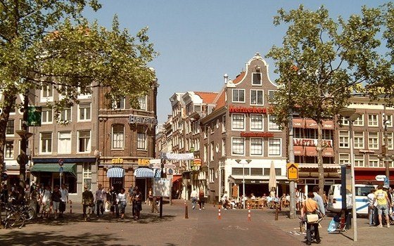A view of the noth side of Rembrandt square