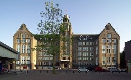 デザインホテルLLOYD HOTEL & CULTURAL EMBASSY