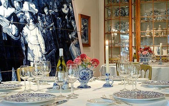 A delft blue version of the nightwatch