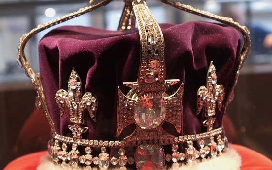 © Coster Diamonds Crown wich holds the Koh-i-Noor wich was the largest diamond known to man kind