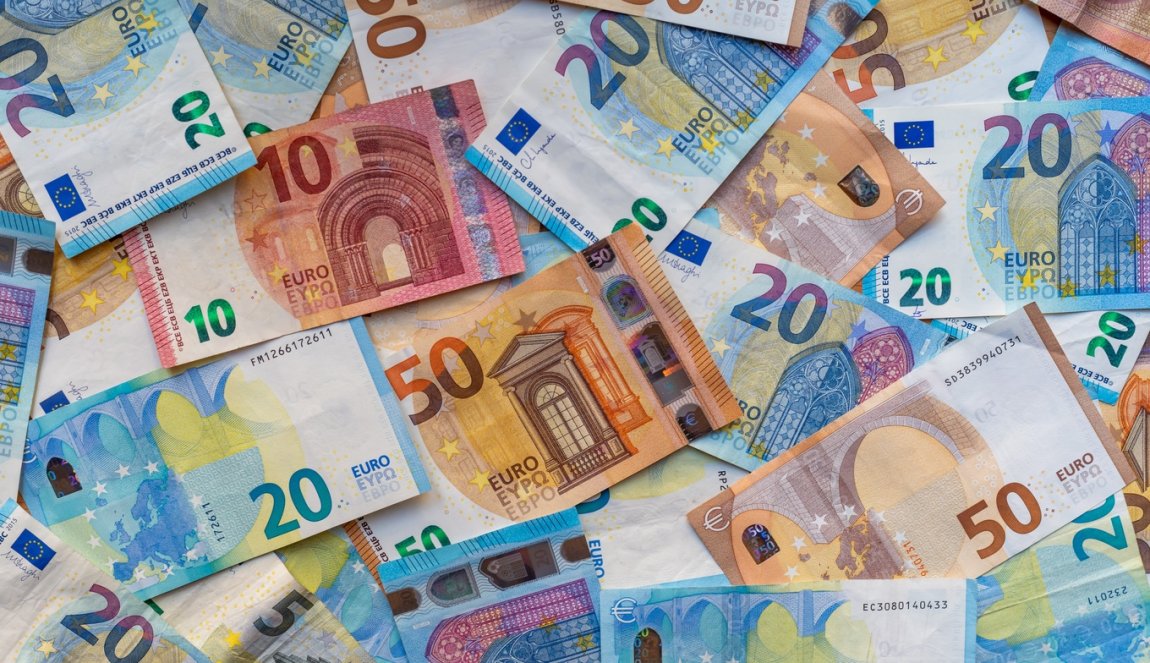 Distributeurs de billets, pourboires et CB : l'argent aux Pays-Bas
