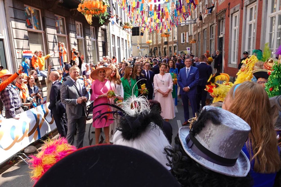 11 Ways to Survive King's Day in Amsterdam