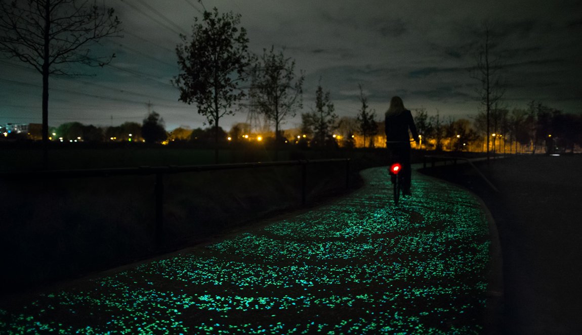 Van Gogh-Roosegaarde bike path a la Starry Night between Eindhoven and Nuenen
