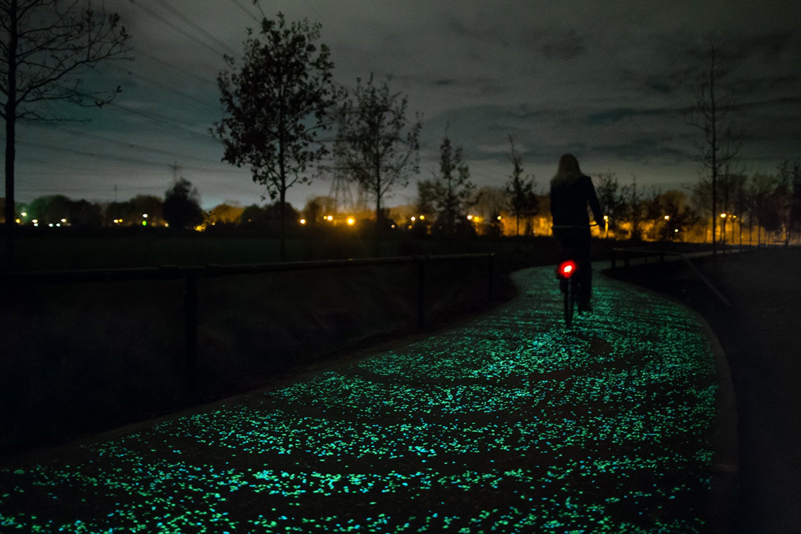 Van Gogh-Roosegaarde bike path a la Starry Night between Eindhoven and Nuenen